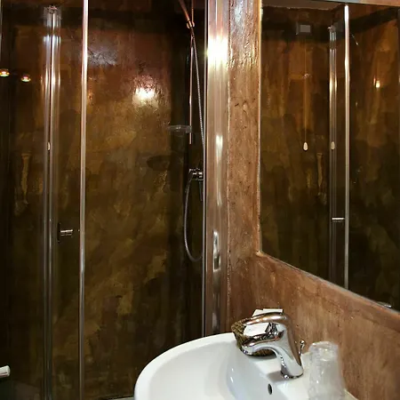 Alojamento de Acomodação e Pequeno-almoço La Residenza Di Michelangelo 3*